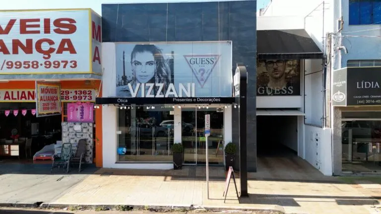 Fachada da Vizzani Loja 2, Av. Manoel M. de Camargo, 940